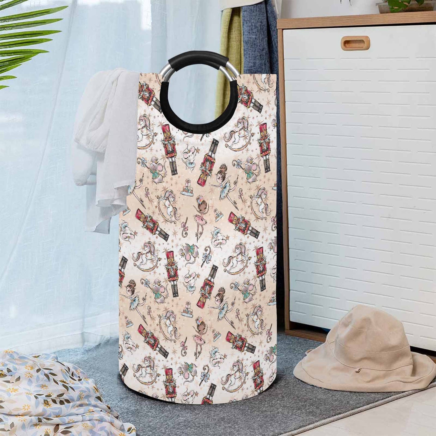 Nutcracker 50  Round Laundry Basket