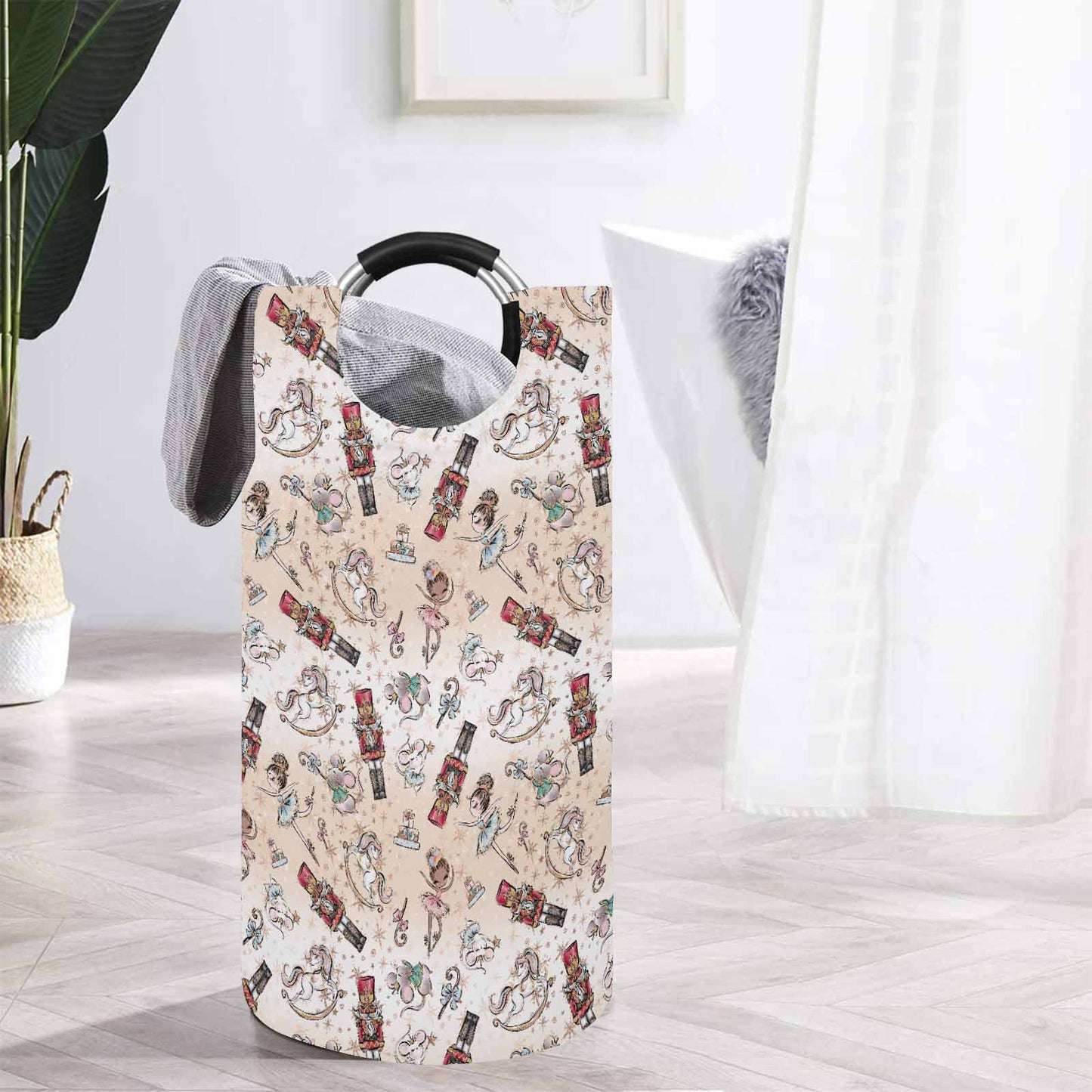 Nutcracker 50  Round Laundry Basket