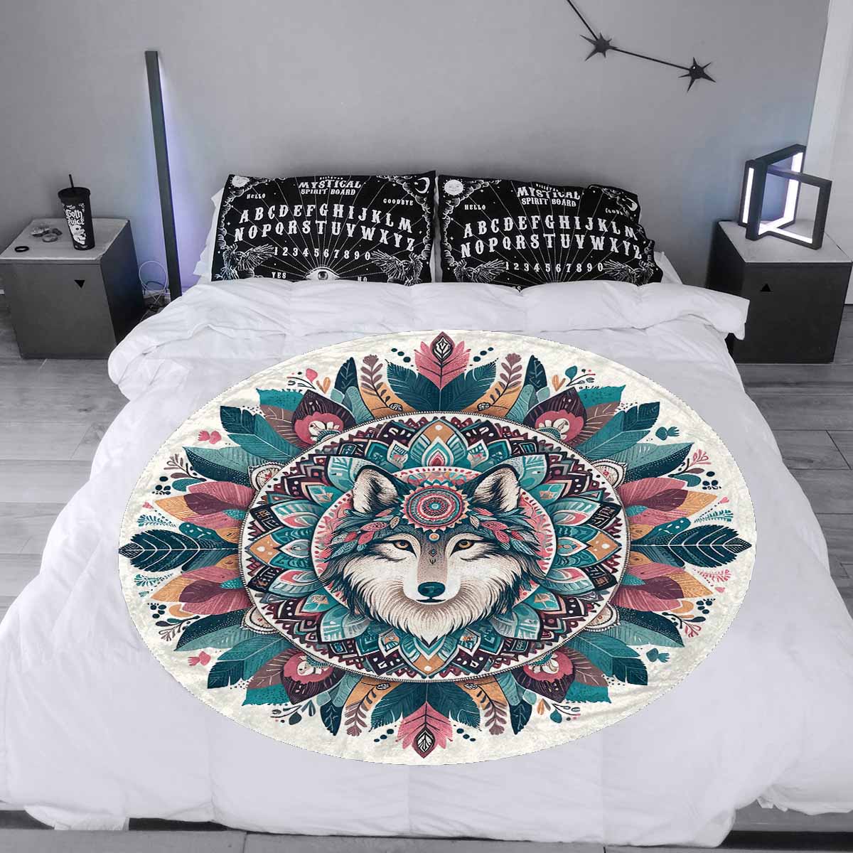Mandella_Wolf_Awd35139_39  Circular Micro Fleece Blanket 47"