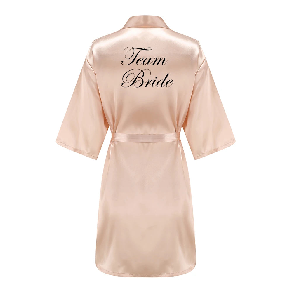 New Champagne Bathrobe Bride Satin Robe Women Bridal Party Sister Team Mother of the Bride Gift Bridesmaid Wedding Short Robes