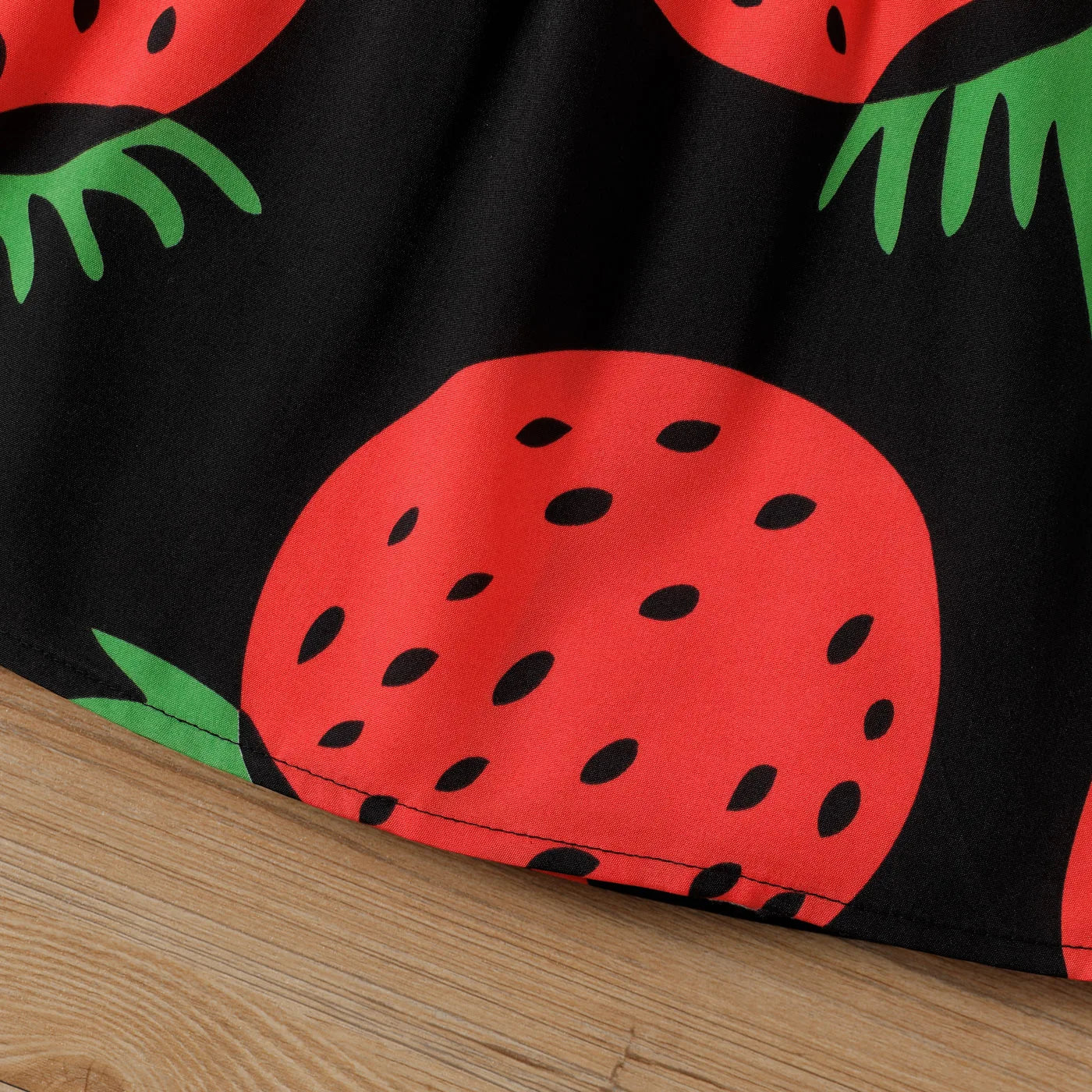 Baby Girl Girl Strawberry Print Flutter-sleeve Dress Soft and Comfortable  Perfect for Outings and Daily Wear Basic Style