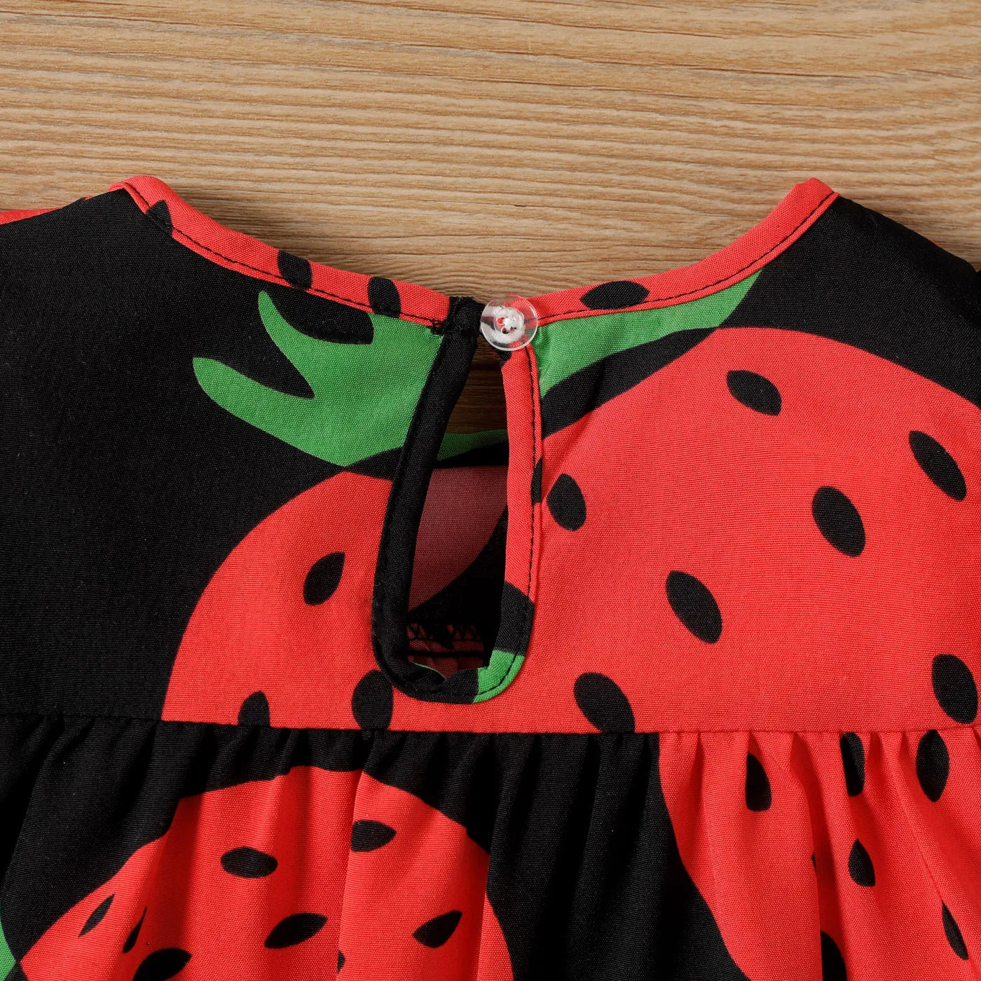 Baby Girl Girl Strawberry Print Flutter-sleeve Dress Soft and Comfortable  Perfect for Outings and Daily Wear Basic Style