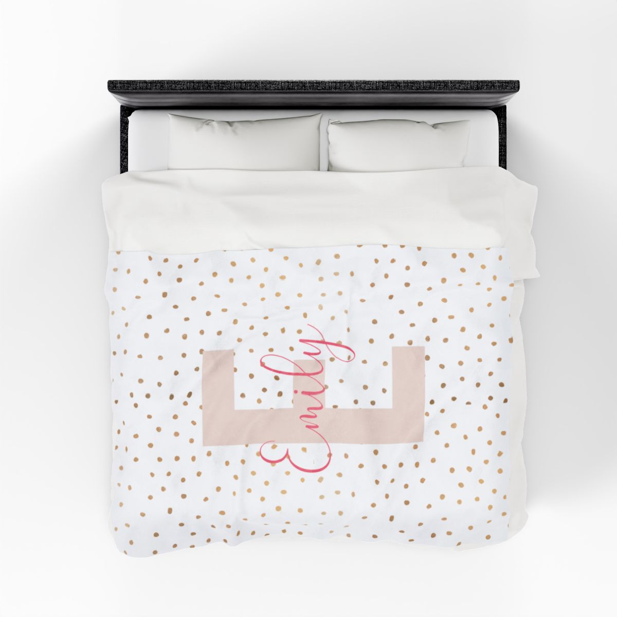 Personalized Polka Dot Blanket, Custom Name Plush Throw, Cozy Gift for Home Decor, Soft Velveteen Blanket, Monogrammed Bedding, Warm Blanket